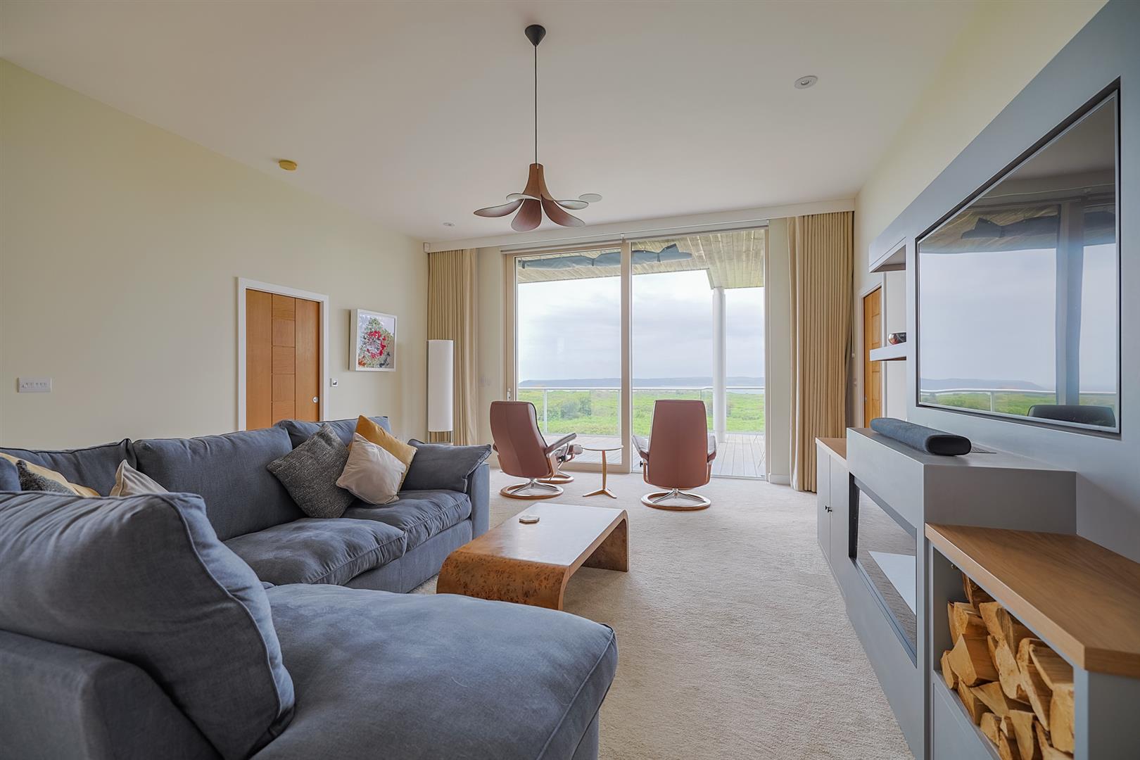 East Cliff, Southgate, Swansea, SA3 2AS